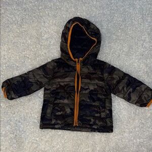 3/4T Camouflage Hooded puffer Jacket with Orange Trim & pockets